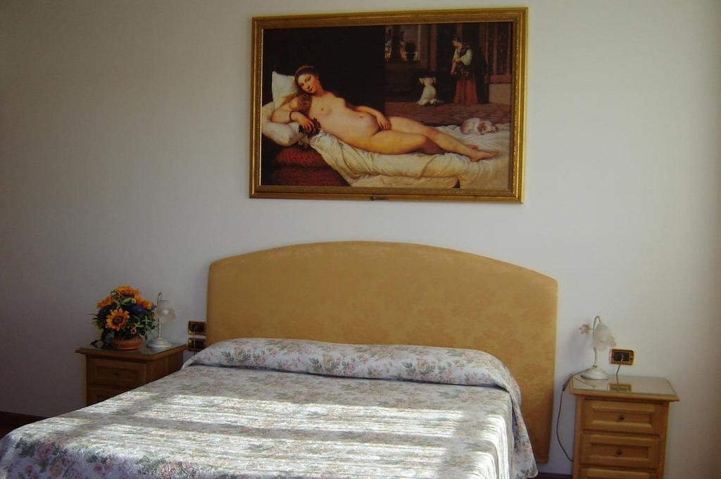 Hotel La Rosa Ronta Quarto foto
